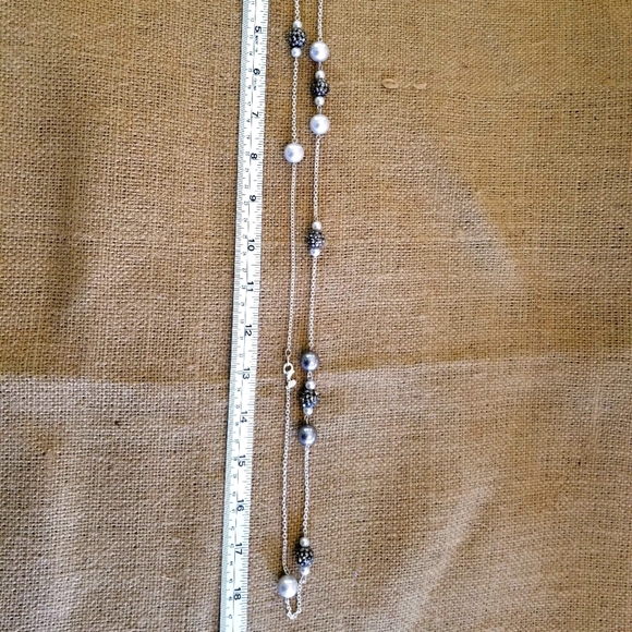 Roman black grey and white beads on chain necklace - Picture 7 of 9